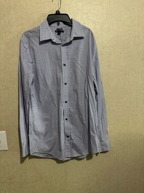 GAP men’s long sleeve plaid button down